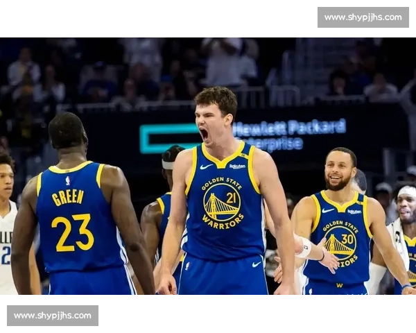 勇士续约神射中锋！波斯特 40% 三分率成战术杀器